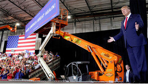 51 대 46… 바이든 5%P차로 추격하는 트럼프