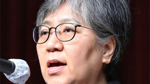 정은경 “태풍 부는 바다… 끝까지 항해할 것”