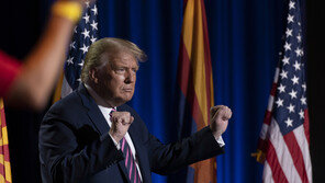 트럼프, 우드워드 신간 파문에 “읽어봤다…매우 지루”