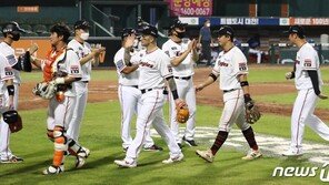 뒤늦은 ‘30승 고지’ 한화, 13승만 더하면 100패 면한다
