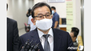 ‘성접대·뇌물’ 혐의 김학의 2심서 징역12년 구형…1심 뒤집힐까