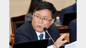 김성환 “산지 태양광 시설, 절반은 MB·朴때 허가 받아”