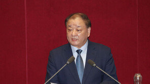 강창일 “군대 갔다 오면 전부 안중근 의사냐” 여권서도 비판