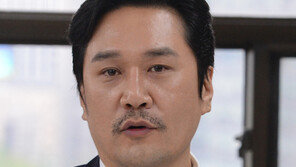 “Choo하다” JK김동욱, 정권 저격글 올렸다 비난 폭주하자…