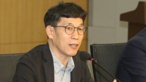 진중권 “秋아들에 훈장을…병사들 전화로 위국헌신하게 해달라”