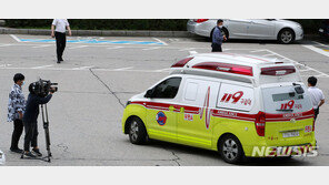 조국 “정경심 입원한 병원 찾지 말아달라…언론에 부탁”