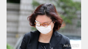 법정서 쓰러진 정경심…탈진 전 “피고인신문 거부한다”