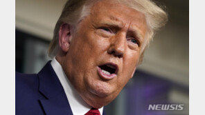 트럼프 필라델피아 방문 다음 날…백악관 직원 ‘코로나 양성’