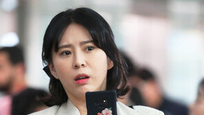 윤지오 “캐나다에선 체포영장 발부 안됐다”…범죄기록 관련 문서 공개