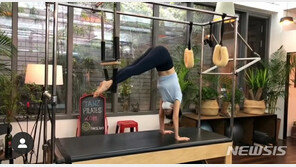 안영미, 필라테스로 다져진 탄탄한 복근…“움직이자”