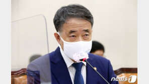 박능후 “코로나19 아직 진행형…백신의 공평한 분배 지지”