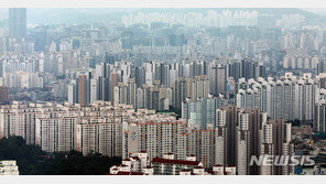 집값 뚫은 전셋값…‘시계제로’ 부동산 시장, 깡통전세난 우려