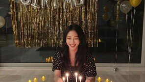 한예슬, 40세 생일 파티에 함박 미소…여전한 여신 미모