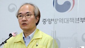 권준욱 “3차 세계대전 치르는 중…환자 3000만명·사망 100만명 목전”