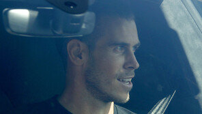 손흥민 ‘뉴 파트너’ 베일, 토트넘 훈련장 도착