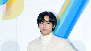 방탄소년단 뷔, ‘트와일라잇’ 공식 계정 ‘최애’ 지목…폭발적 반응