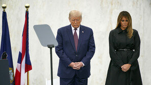 멜라니아, 긴즈버그 추모 행렬 동참…“그의 정신 살아 숨쉴 것”