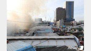 “아직도 가슴 벌렁벌렁…가건물은 보험도 안돼”…잠자다 달려온 상인들