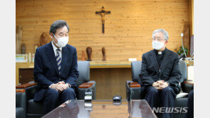 이낙연, 김희중 대주교 예방…“자발적 대면 미사 자제 감사”