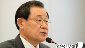 “스가, ‘친구’ 이병기 구속 때 文정권에 강한 분노”