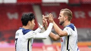 토트넘 상대팀, 코로나 18명 집단 확진…경기 취소될 듯