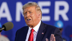 트럼프 “北의 완전한 비핵화 향해 노력해야”…이례적 FFVD 언급