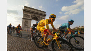파리 명소를 누빈다…‘투르 드 프랑스’ 마지막 날 모습은?[청계천 옆 사진관]