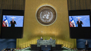 “중국 바이러스” vs “정치화 말라”…UN서 제대로 맞붙은 美中