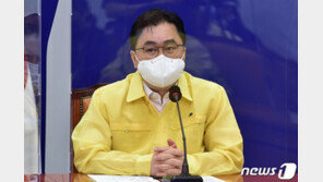 與 ‘드라이브스루 집회’ 맹폭…“전광훈식 집단광기”