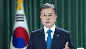 文대통령 ‘한반도 종전선언’ 강조에…野 “무섭기까지 한 집착”