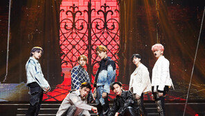 슈퍼엠, ‘엘렌쇼’ 뜨자 美 들썩…“K팝 슈퍼그룹”