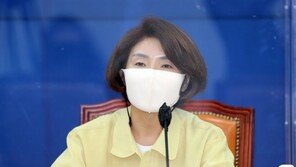 한정애 “택배노동자에 분류까지 시켜…공짜노동 처우 개선”