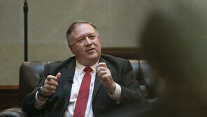 폼페이오 “中 외교관 접근은 우정 아냐”…지역 정가에 경고