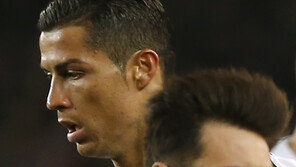 메시·호날두, 10년 만에 첫 UEFA 올해의 선수 최종후보 동반 탈락