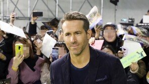 영화배우 라이언 레이놀즈, 英 5부리그 축구팀 렉섬 인수 추진