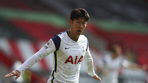 ‘1골2도움’ 손흥민이 또 해냈다…토트넘, 유로파리그 PO 진출