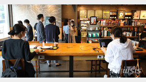 수도권 ‘좌석 20석’ 넘는 식당·카페, 테이블간 1m 간격 의무화