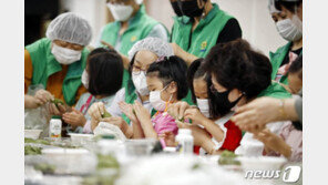 마스크 버거운 아이들, 걱정대로 터졌다…부모들 “어쩌라고”