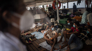 리비아 연안 해역서 난민선 좌초로 최소 13명 목숨 잃어