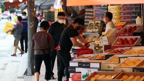 ‘따로 한마음’ 비대면 추석…“차례상 인증샷 찍어 친척들과 공유”
