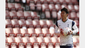 EPL 득점왕 출신 베르바토프 “손흥민, 한 골만 넣기가 더 어려울 것”