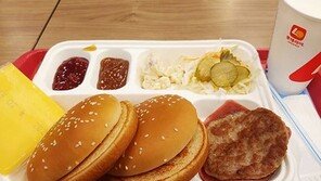“이걸 6400원에 파네”…롯데리아 군대리아 버거 반응은?