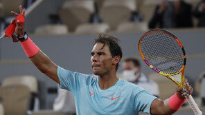 ‘통산 20번째 메이저 우승 도전’ 나달, 프랑스 오픈 1회전 통과