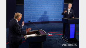 트럼프 “코로나19, 中 책임” vs 바이든 “방역 풀었다가 경제 망가져”