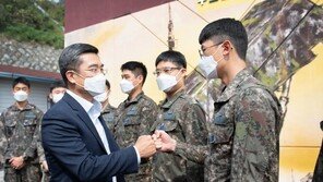 서욱, 추석 맞아 장병들 전화 격려…방공포대 현장 방문