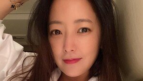 김희선, 20대 같은 독보적 동안 미모…청순미 폭발