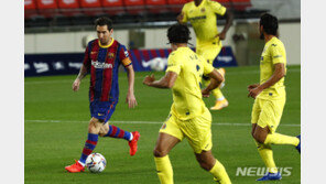 메시, ‘이적소동’ 사과 “잡음 그만…바르사 다시 뭉치자”