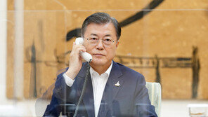 文대통령 “유명희 지지 요청”…메르켈 “전문성 갖춘 적임자”