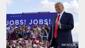 CBS “74세 트럼프 대통령, 기저질환 있어…합병증 위험 더 높아”