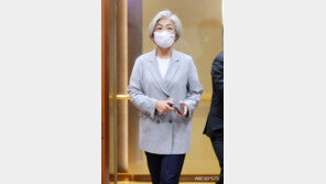 강경화, 배우자 美여행에 “송구…귀국 요청은 어려워”